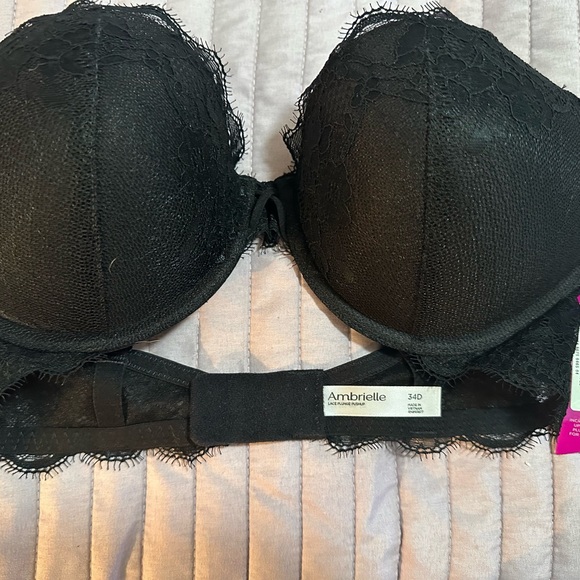 Black Lace Plunge Push-up Bra - Picture 3 of 3